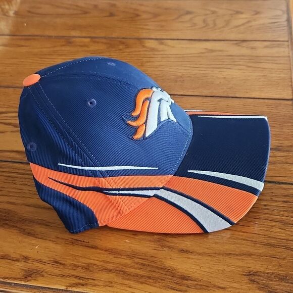 NFL Aunthentic Sideline Reebok Denver Broncos size L/XL sportscap or hat - Picture 2 of 7